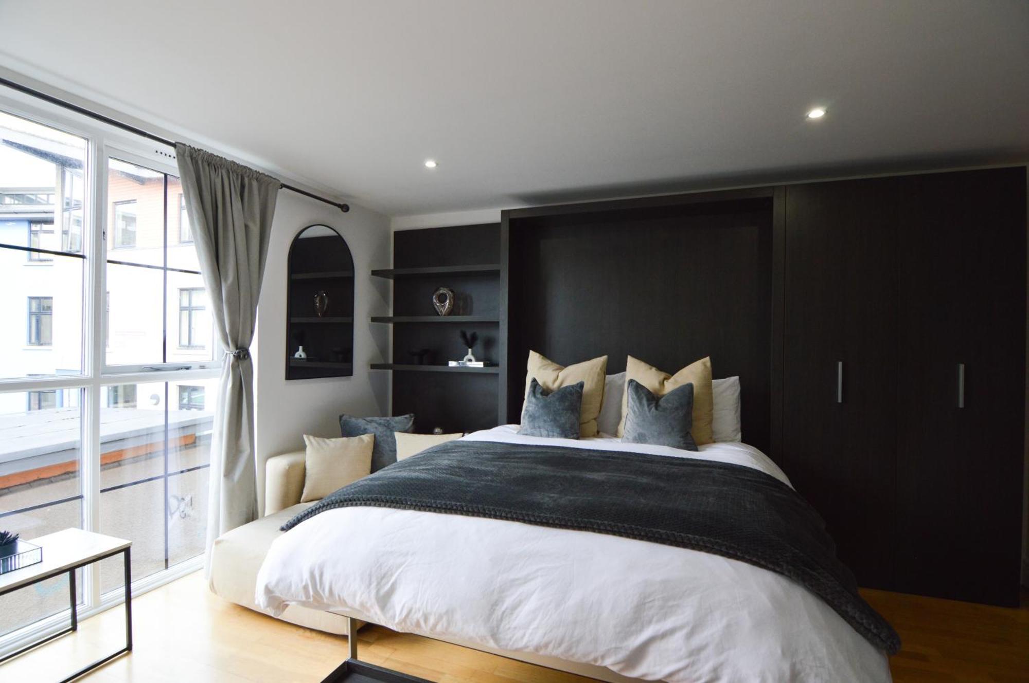 Cosy, Centrally Located Studio With Gated Parking! 러프버러 외부 사진
